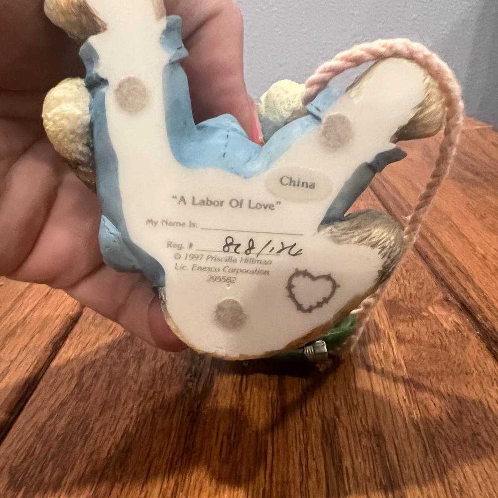 Vintage 1997 Priscilla Hillman Enesco Figurine “A Labor of Love” - Picture 6 of 6